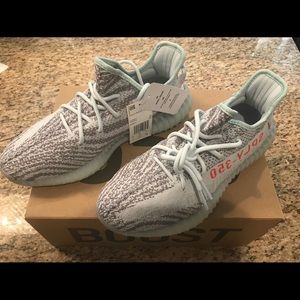 Yeezy boost 350 V2 Blue Tint size men’s size 9